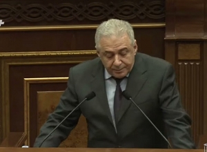 Պրոֆեսորադասախոսական  կազմը, ով չունի մարտական փորձ, կուղարկվի զորք․ Պաշտպանության նախարարի պաշտոնակատար