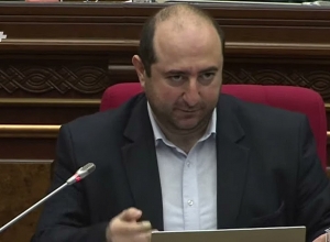 Я отнесу и установлю флажок: Арман Татоян