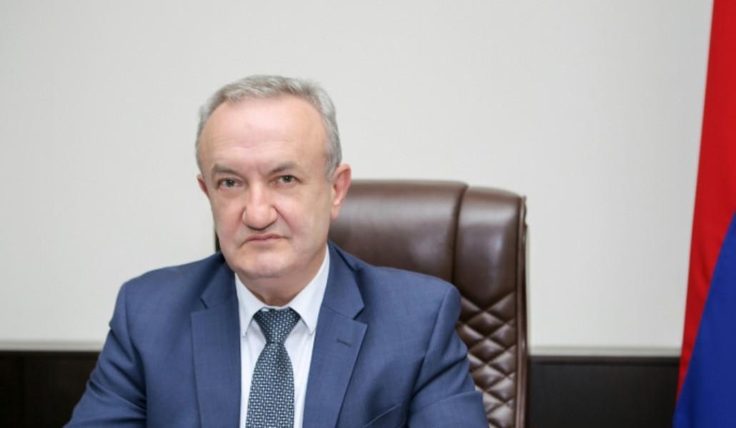 նախարար