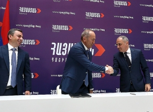 Քոչարյանը, Սաղաթելյանն ու Հակոբյանը ստորագրեցին «Հայաստան» դաշինքի հռչակագիրը