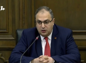 Մենք առանձին կխոսենք, պարոն Դանիելյան․ լրագրողը՝ պատգամավորին