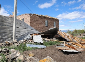 Անձրևի և ուժեղ քամու հետևանքով վնասներ են կրել Շիրակի մարզի մի շարք համայնքներ․ լուսանկարներ