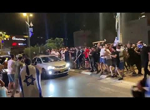 Евреи нападают на арабов