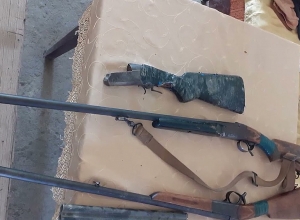 Полиция Арташата обнаружила при обыске незаконное оружие, боеприпасы и наркотики