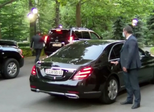 Пашинян покинул НС