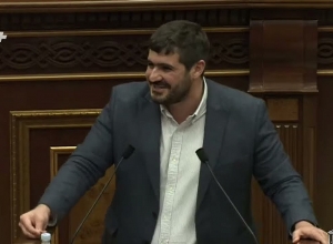 «Алиев сейчас сидит в Баку, говорит: что за страна эта Армения, продвигаюсь на 1 км вперед, у них паника»