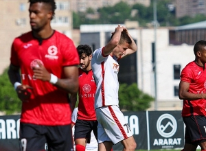 «Արարատ-Արմենիան» և «Արարատը» ոչ-ոքի խաղացին, իսկ «Վանը» հաղթեց «Ալաշկերտին»