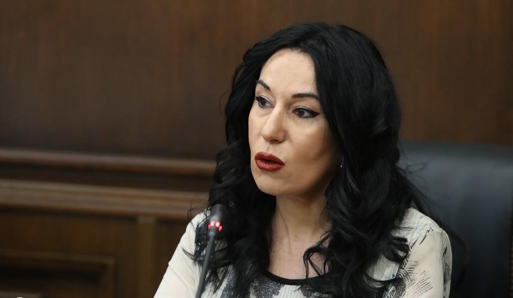 Նաիրա Զոհրաբյան