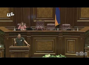 Они шантажируют всех нас: Арман Абовян