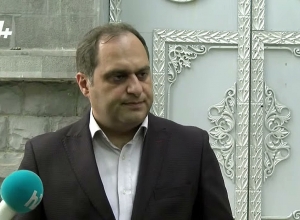 Փաշինյանը իրավունք չունի վարչապետի լիազորություններ կատարել՝ դա հանցագործություն է․ Արա Զոհրաբյան