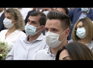 Նախագահ Արմեն Սարգսյանի հրամանագրերով պարգևատրվել են առողջապահության համակարգի մի խումբ աշխատակիցներ