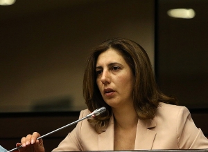 Господин Папоян, хорошо подумайте, о ком вы говорите: не смейте меня в это втягивать