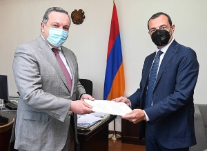 Իտալիայի դեսպանն իր հավատարմագրերի պատճենը հանձնեց ԱԳ նախարարի տեղակալին
