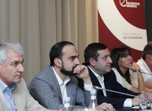 Տիգրան Ավինյանը հանդիպել է գործարարների հետ
