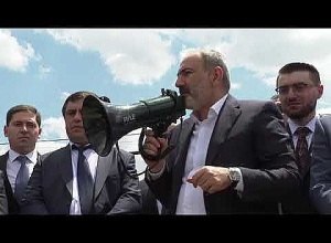 Փաշինյանը Լոռու մարզի Ջրաշեն գյուղում հանդիպում է բնակիչների հետ