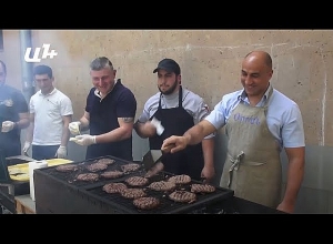 Արթուր Աբրահամը բուրգերներ էր պատրաստում «Օրրանում»