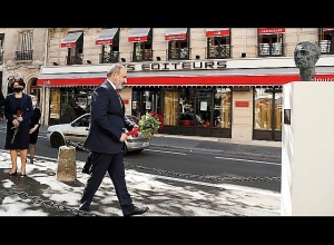 Փաշինյանը Փարիզում հարգանքի տուրք է մատուցել Շառլ Ազնավուրի հիշատակին