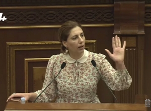 Տիկին Նազարյան, արդյոք զգո՞ւմ եք․ ես խիստ կասկածում եմ․ Սոֆյա Հովսեփյան