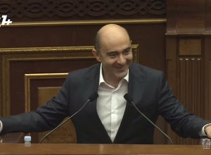 Я на мгновение подумал, откуда здесь представитель Кочаряна, потом вспомнил, что вы его привели с собой