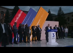 Никол Пашинян проводит агитационную кампанию в Ванадзоре