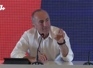 Эта женщина пришла, чтобы помешать нашей встрече: Кочарян