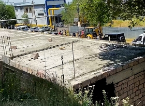 Գյուրջյան փողոցում ապամոնտաժվում է ինքնակամ կառույց