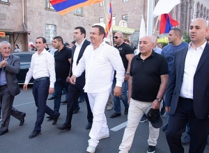 Գագիկ Ծառուկյանն Էջմիածնում է․ ՈՒՂԻՂ