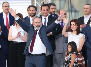 Мы протягиваем вам нашу руку ․․․․ Пашинян