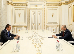 Նիկոլ Փաշինյանը հանդիպել է Տիգրան Արզաքանցյանին