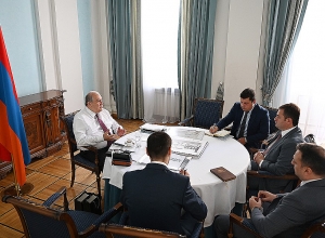 Армен Саркисян принял исполняющего обязанности министра высоких технологий РА