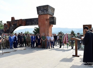Президент Арцаха воздал дань памяти у мемориала без вести пропавшим воинам