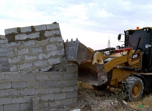 Демонтаж незаконных построек в Давташене продолжается