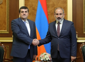 Самым важным в нашей повестке дня является вопрос уточнения статуса Арцаха: Пашинян встретился с Араиком Арутюняном