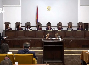 Немедленно предоставить полную запись применения силы против Мхитара Закаряна: Д. Арутюнян