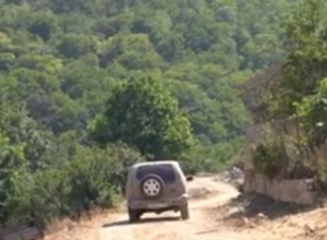 Երեք երկրի դրոշների երկու գյուղերը Սյունիքում