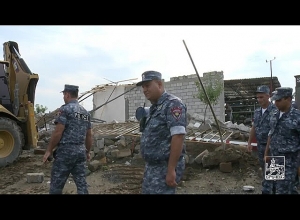 15 июля в садах Далмы продолжают демонтировать незаконные постройки