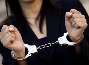 21-ամյա Մարիանան բերման ենթարկվեց․ պարեկներին կաշառք էր առաջարկել