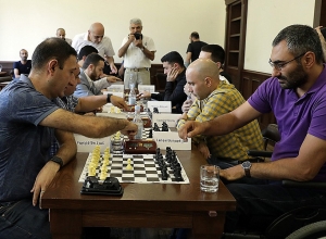 ԱԺ պատգամավորները շախմատ են խաղացել վիրավոր զինվորների հետ