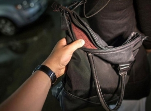 Դրամապանակում կար 4500 դոլար.  «Զվարթնոցի» քրեական հետախույզների բացահայտումը