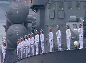 Պուտինը մասնակցում է շքերթին