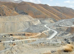 Սոթքի հանքի աշխատակիցներին տարհանել են․ կրակոցներից հետո նոր  վերադարձել են աշխատավայր