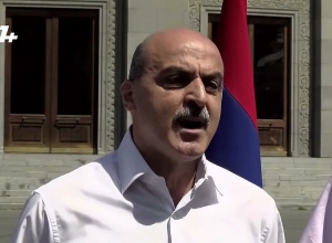 Мы будем продолжать поставлять гастарбайтеров терпящей крушение России: Ваге Гаспарян