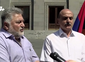 Это очередная манипуляция со стороны Пашиняна: Ара Папян