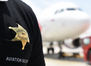 «Զվարթնոց» օդանավակայանում հայտնաբերվել է գումարով և ոսկյա իրերով պայուսակ