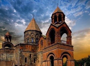 Կարգալույծ է հռչակվել Տ. Պետրոս աբեղա Ազարյանը
