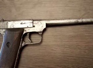 Ոստիկանության բաժիններում մի խումբ անձինք ապօրինի զենք զինամթերք են կամավոր հանձնել