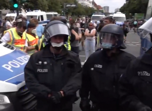 Բեռլինում բողոքի ցույց է՝ COVID-19-ի հետ կապված սահմանափակումների դեմ