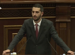 Вы гарантируете, что больше не перепутаете места кнопок? Хамоян Рубиняну