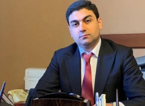 Սուրեն Ղամբարյանն ազատվել է վարչապետի օգնականի պաշտոնից