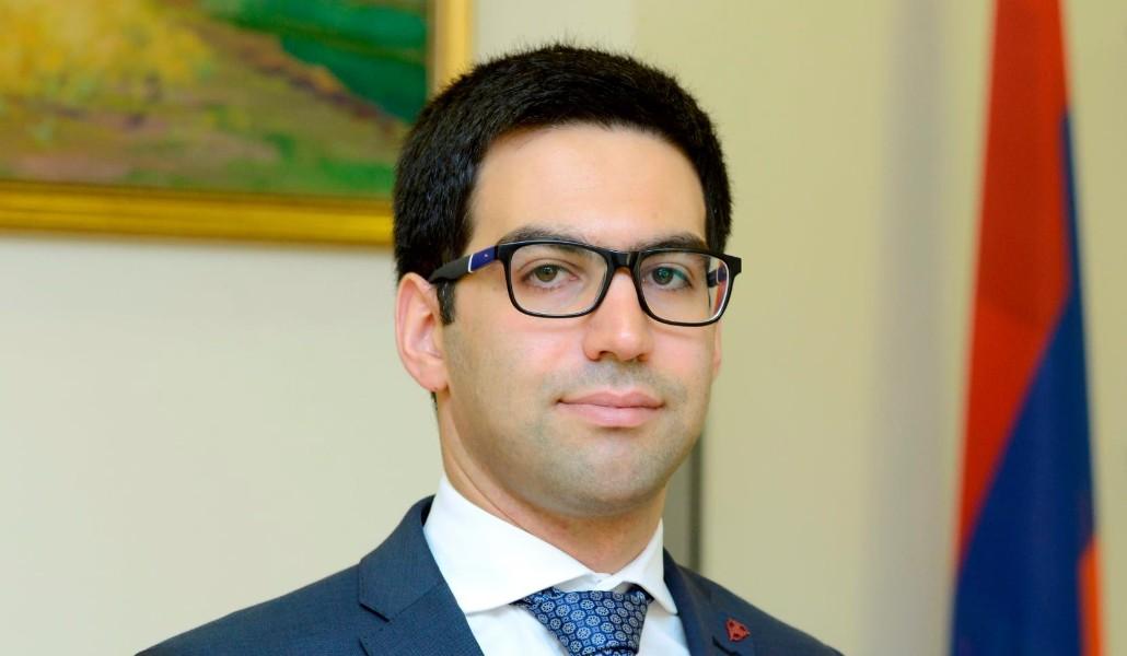 Ռուստամ Բադասյան